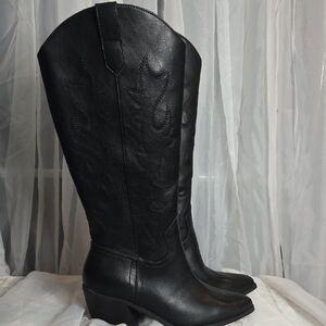 #141 NWOT Madden NYC tall black western boots